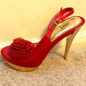 Ladies pre owned platform shoes